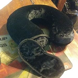 Steve Madden Memory Foam Neck Travel Pillow With eye Mask